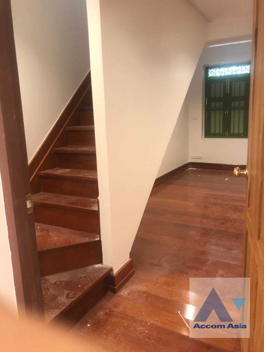  1  Townhouse for rent and sale in Silom ,Bangkok  at Chumchon Luenrit AA39679