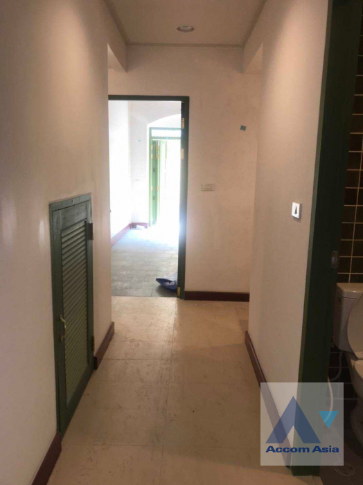 6  Townhouse for rent and sale in Silom ,Bangkok  at Chumchon Luenrit AA39679