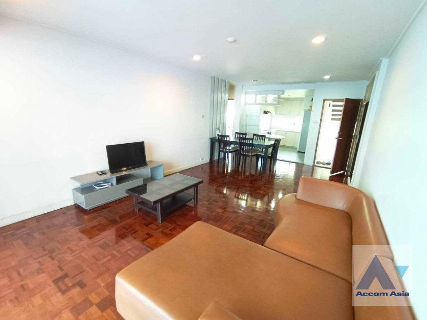  1  2 br Apartment for rent and sale in Sukhumvit ,Bangkok BTS Asok - MRT Phetchaburi at Greenery garden and privacy AA39681