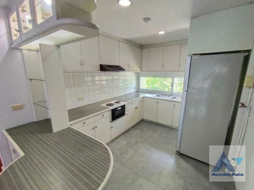 6  2 br Apartment for rent and sale in Sukhumvit ,Bangkok BTS Asok - MRT Phetchaburi at Greenery garden and privacy AA39681