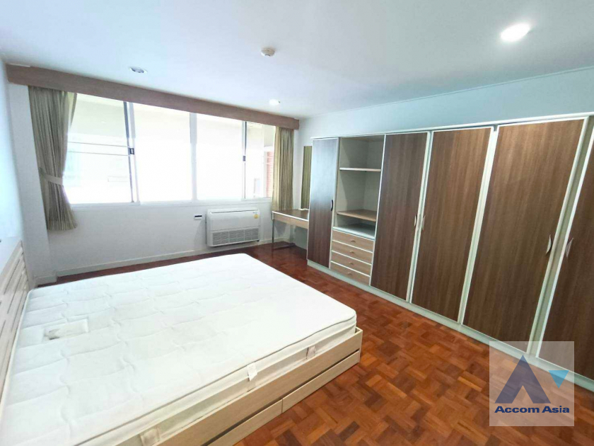8  2 br Apartment for rent and sale in Sukhumvit ,Bangkok BTS Asok - MRT Phetchaburi at Greenery garden and privacy AA39681