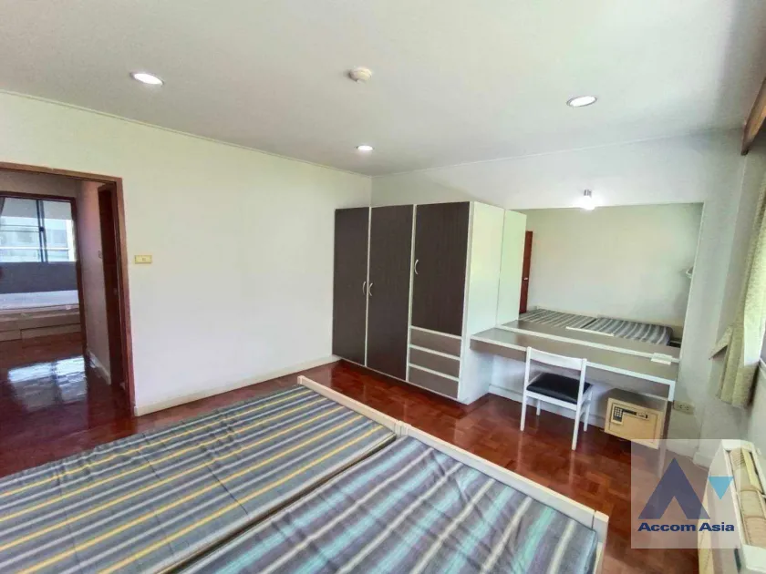 11  2 br Apartment for rent and sale in Sukhumvit ,Bangkok BTS Asok - MRT Phetchaburi at Greenery garden and privacy AA39681