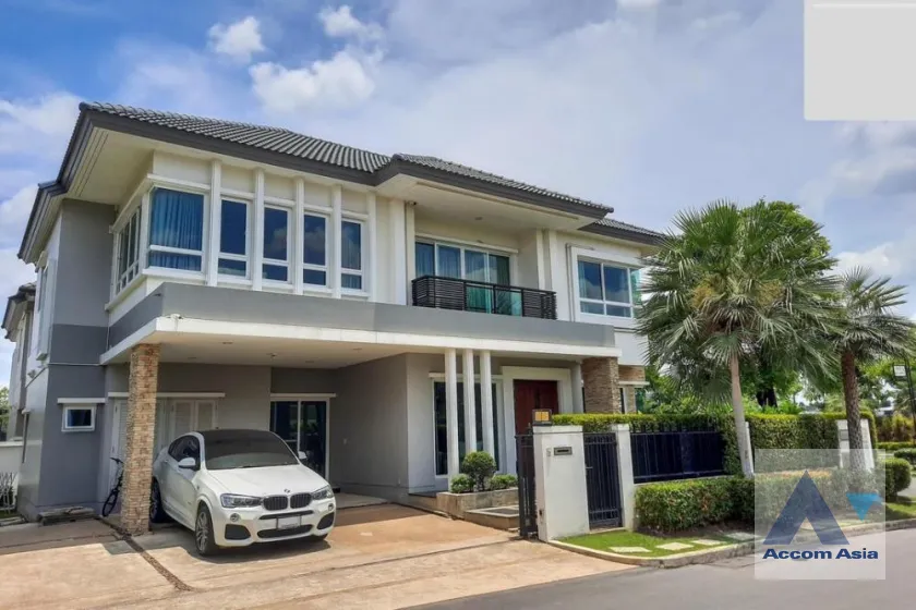 unit 4 Bedrooms  House For Sale in Latkrabang, Bangkok  near ARL Ban Thap Chang (AA39713)