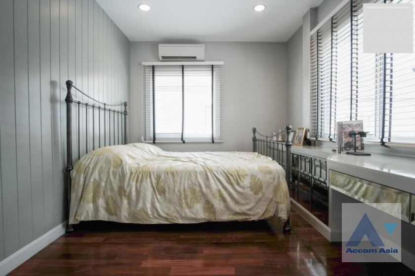 19  4 br House For Sale in Latkrabang ,Bangkok ARL Ban Thap Chang at Grand Bangkok Boulevard Rama 9 Srinagarindra AA39713