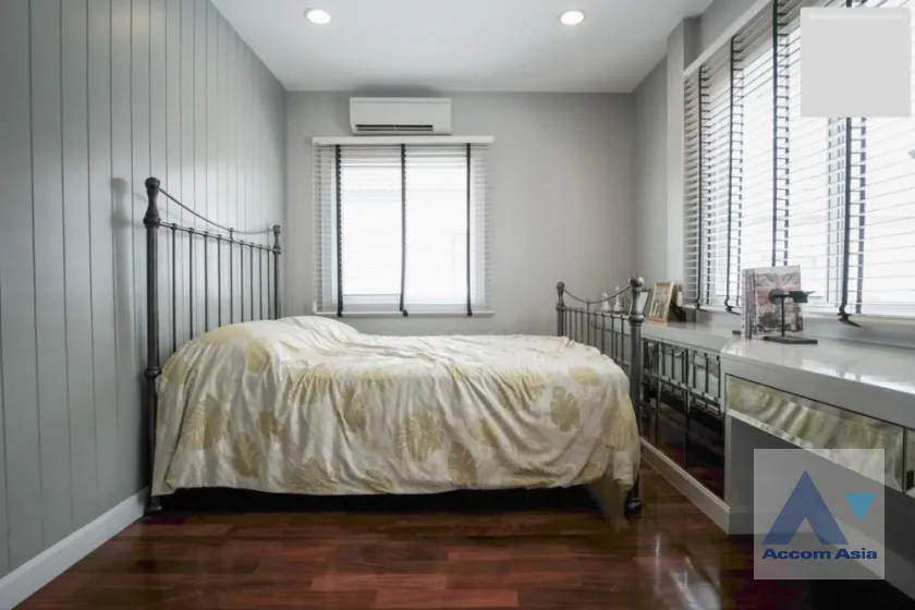 19  4 br House For Sale in Latkrabang ,Bangkok ARL Ban Thap Chang at Grand Bangkok Boulevard Rama 9 Srinagarindra AA39713