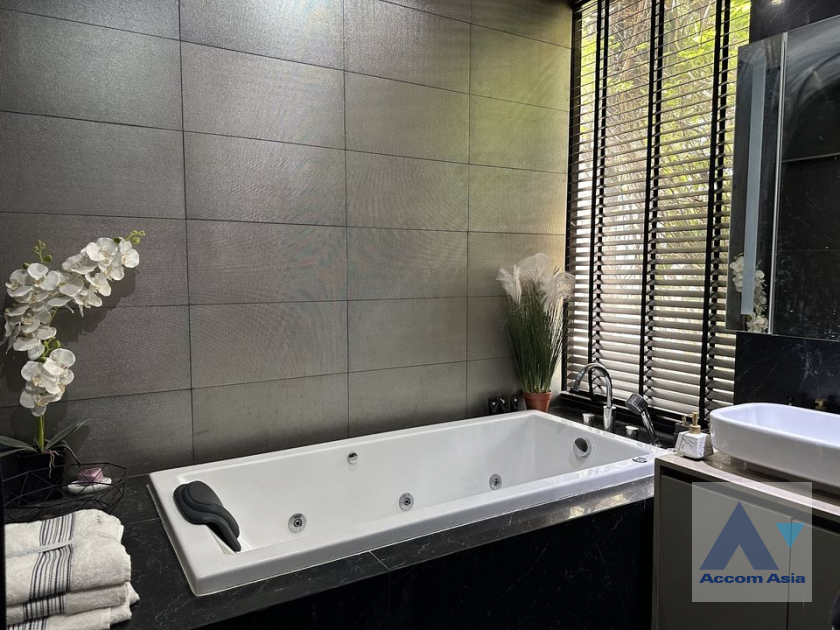 9  2 br Condominium For Rent in Silom ,Bangkok BTS Chong Nonsi at M Silom AA39789