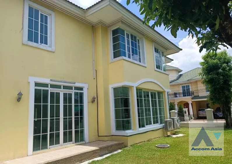 unit 5 Bedrooms  House For Sale in Pattanakarn, Bangkok  (AA39791)