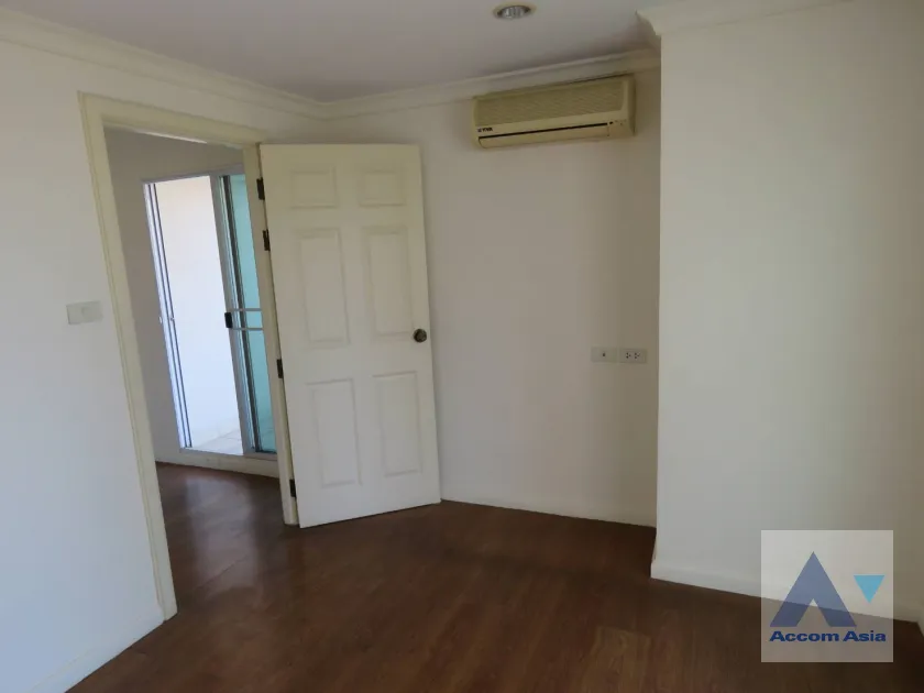 unit 1 Bedroom  Condominium For Sale in Sukhumvit, Bangkok  near MRT Phetchaburi - BTS Asok (AA39793)