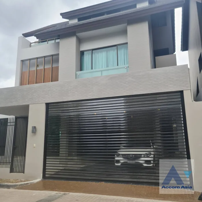 unit 3 Bedrooms  House For Rent in Latkrabang, Bangkok  (AA39797)