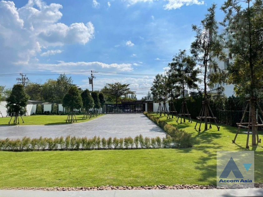 14  3 br House For Sale in Latkrabang ,Bangkok  AA39812