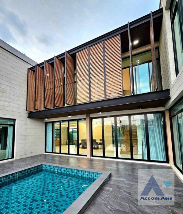  1  3 br House For Sale in Latkrabang ,Bangkok  AA39812