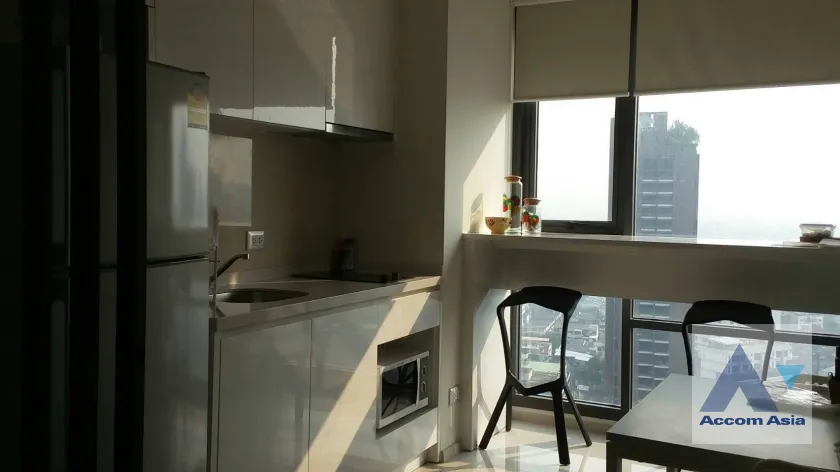 unit 1 Bedroom  Condominium For Sale in Sukhumvit, Bangkok  near BTS Ekkamai (AA39815)