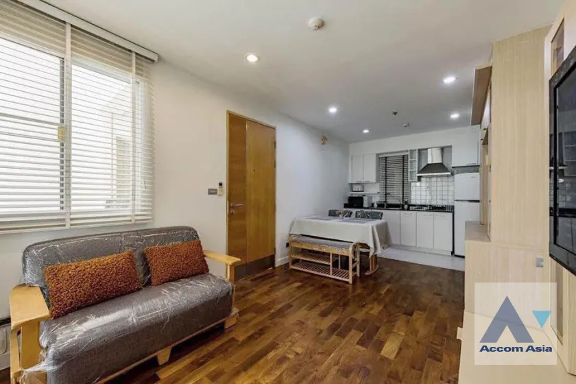 unit 1 Bedroom  Condominium For Rent in Silom, Bangkok  near BTS Surasak (AA39828)