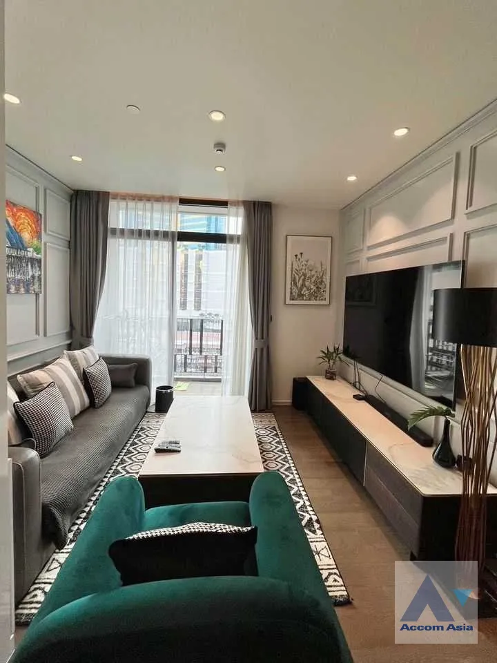 Fully Furnished, Pet friendly |  Muniq Sukhumvit 23 Condominium  2 Bedroom for Rent BTS Asok in Sukhumvit Bangkok