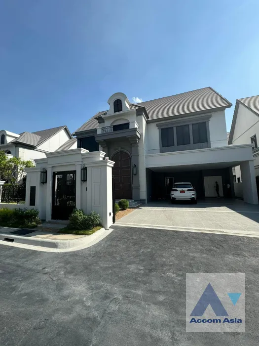 unit 4 Bedrooms  House For Rent & Sale in Phaholyothin, Bangkok  (AA39854)