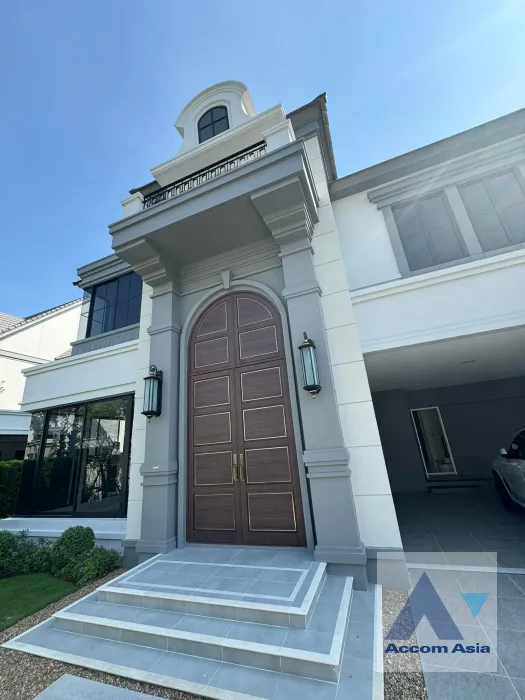 unit 4 Bedrooms  House For Rent & Sale in Phaholyothin, Bangkok  (AA39854)