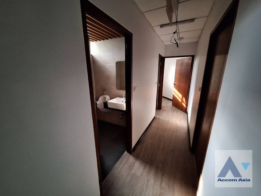 4  Office Space For Rent in Sukhumvit ,Bangkok BTS Thong Lo at 111 We space AA39859