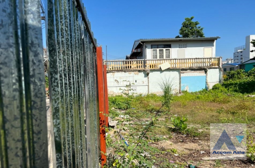  1  Land For Sale in Sukhumvit ,Bangkok BTS On Nut AA39870