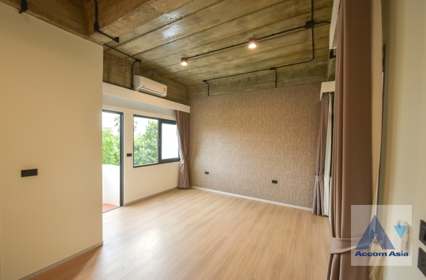 13  5 br House for rent and sale in Samutprakan ,Samutprakan BTS Bearing AA39885