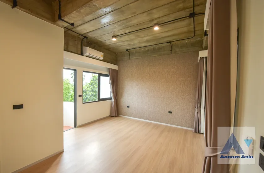 13  5 br House for rent and sale in Samutprakan ,Samutprakan BTS Bearing AA39885