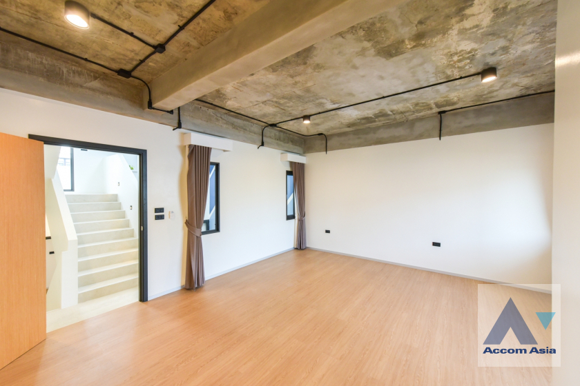 17  5 br House for rent and sale in Samutprakan ,Samutprakan BTS Bearing AA39885