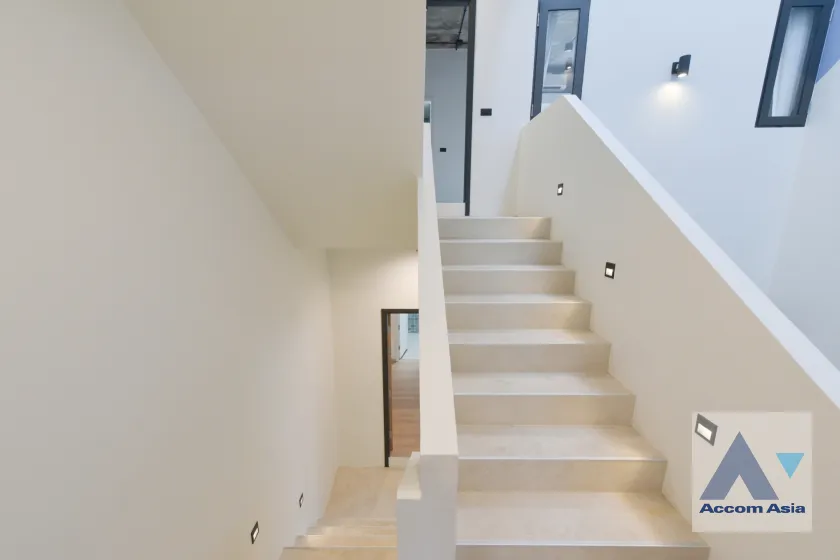 9  5 br House for rent and sale in Samutprakan ,Samutprakan BTS Bearing AA39885