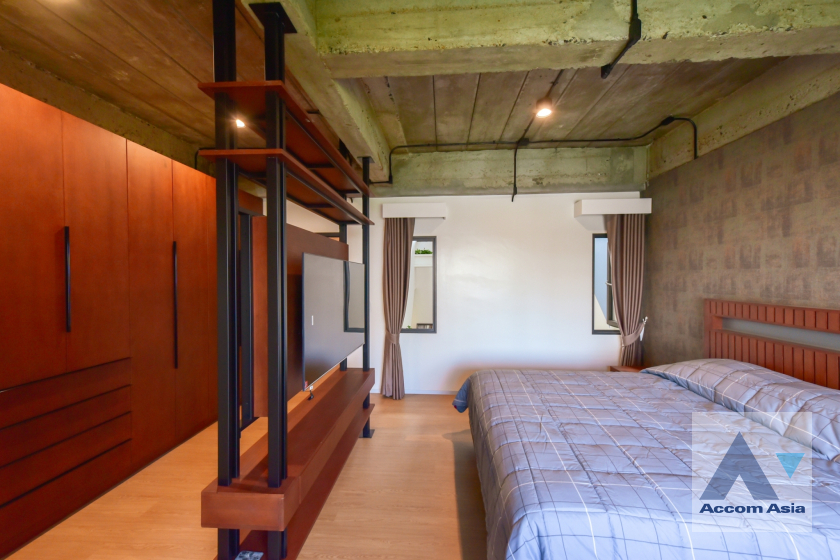 11  5 br House for rent and sale in Samutprakan ,Samutprakan BTS Bearing AA39885