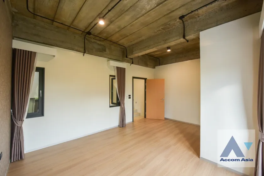 16  5 br House for rent and sale in Samutprakan ,Samutprakan BTS Bearing AA39885