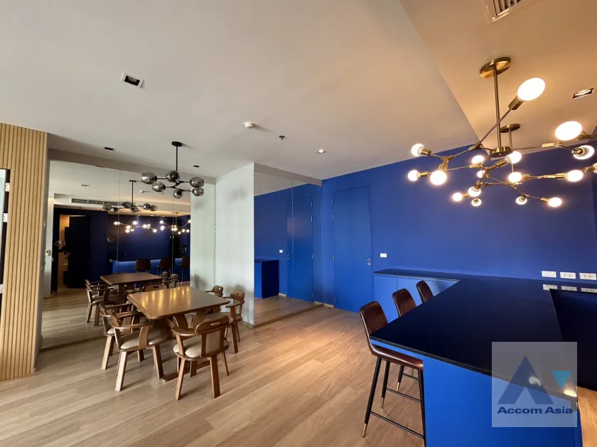 Pet friendly condominium for rent in Sukhumvit, Bangkok Code AA39914