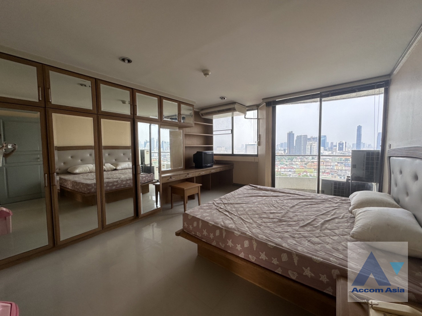 unit 2 Bedrooms  Condominium For Sale in Sukhumvit, Bangkok  near BTS Phrom Phong (AA39928)