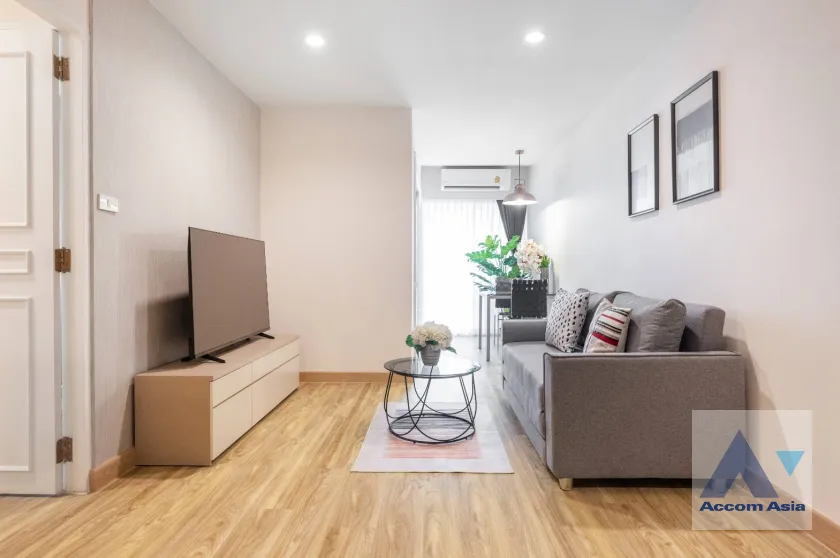 unit 1 Bedroom  Condominium For Rent & Sale in Sukhumvit, Bangkok  near BTS Phrom Phong (AA39946)