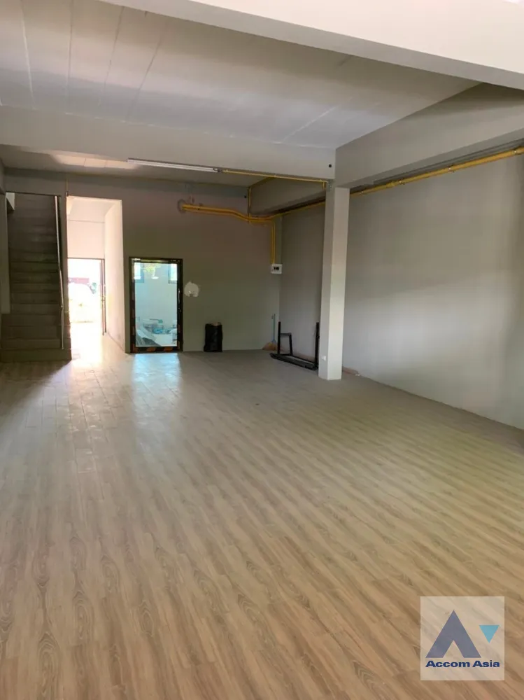 unit 5 Bedrooms  Shophouse For Rent in Rama 3, Bangkok  near BTS Talat Phlu (AA39949)