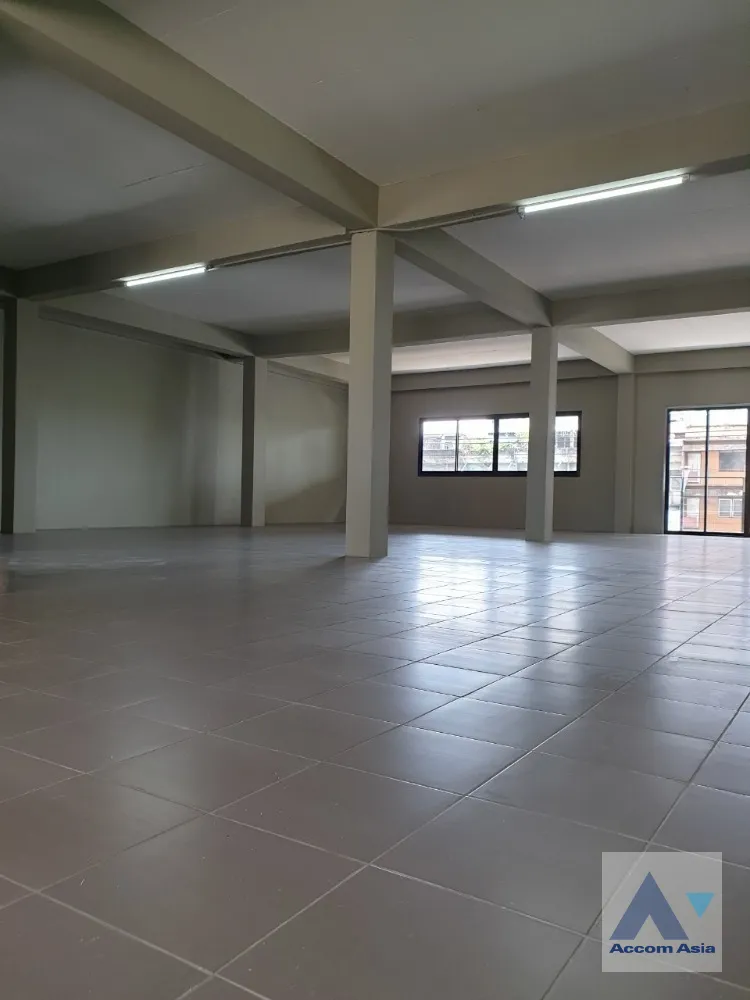 unit 5 Bedrooms  Shophouse For Rent in Rama 3, Bangkok  near BTS Talat Phlu (AA39949)