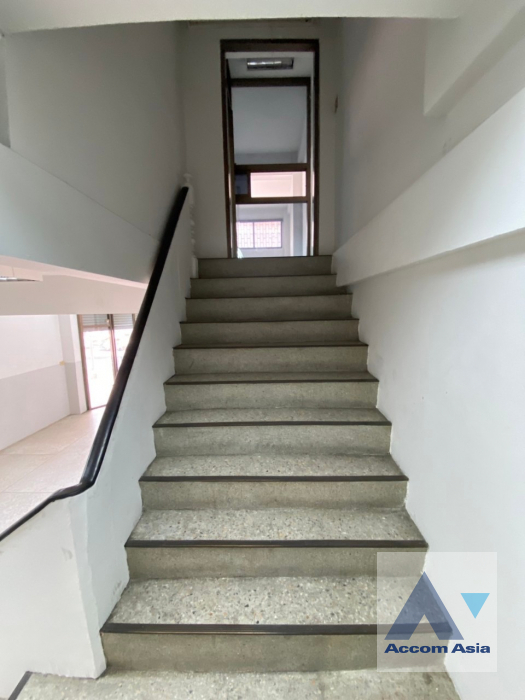 6  Shophouse For Rent in Silom ,Bangkok  AA39950