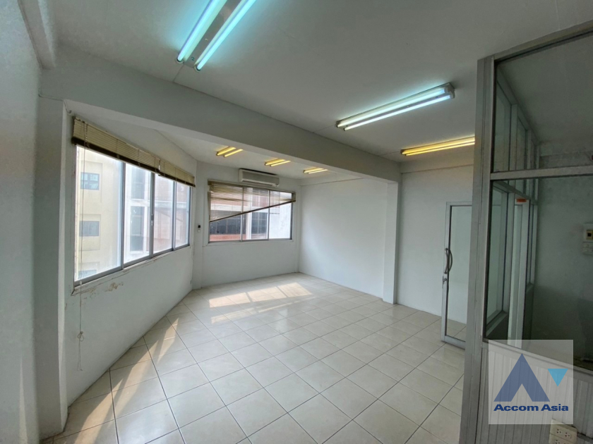 11  Shophouse For Rent in Silom ,Bangkok  AA39950