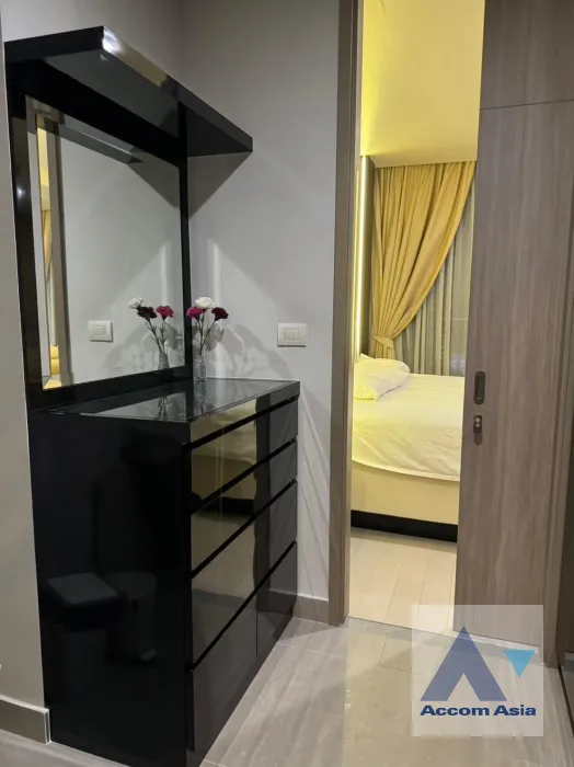 unit 1 Bedroom  Condominium For Rent in Ploenchit, Bangkok  near BTS Ploenchit (AA39952)