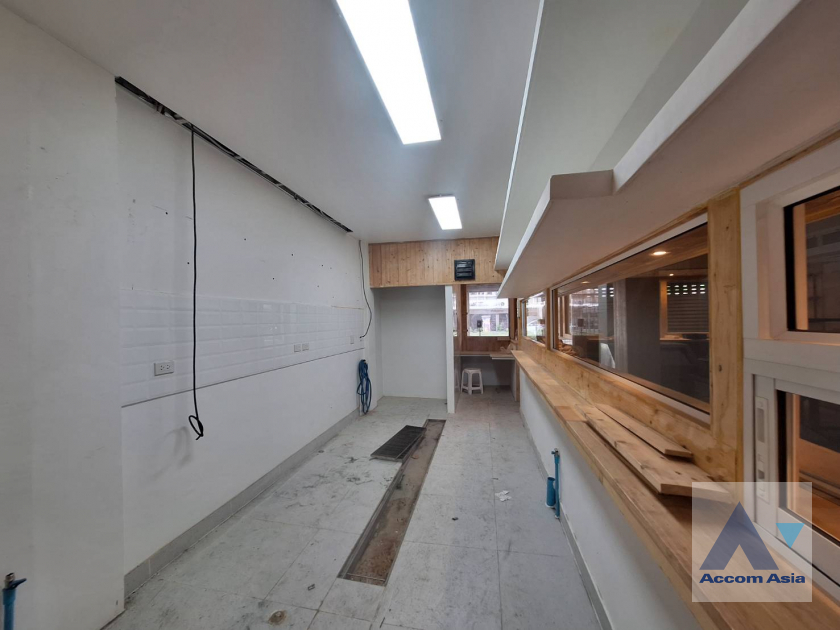 8  Building For Sale in Phaholyothin ,Bangkok BTS Saphan-Kwai AA39953