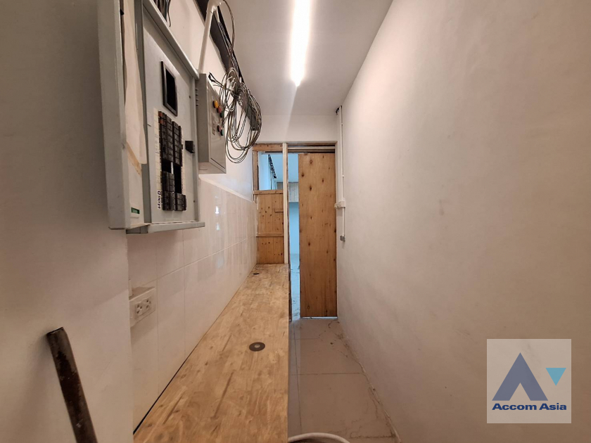 12  Building For Sale in Phaholyothin ,Bangkok BTS Saphan-Kwai AA39953