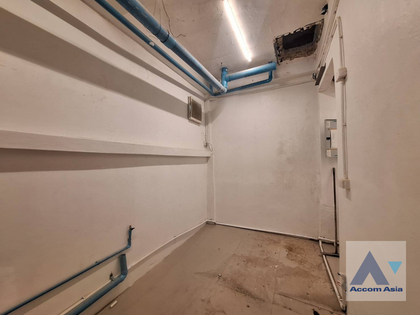 11  Building For Sale in Phaholyothin ,Bangkok BTS Saphan-Kwai AA39953