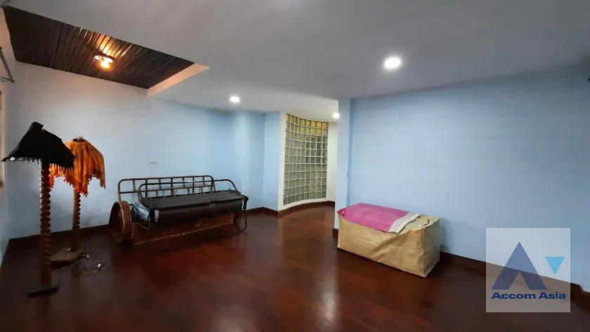 8  5 br House for rent and sale in Pattanakarn ,Bangkok  at Baan Varatorn Ville  AA39955