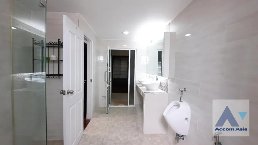 16  5 br House for rent and sale in Pattanakarn ,Bangkok  at Baan Varatorn Ville  AA39955