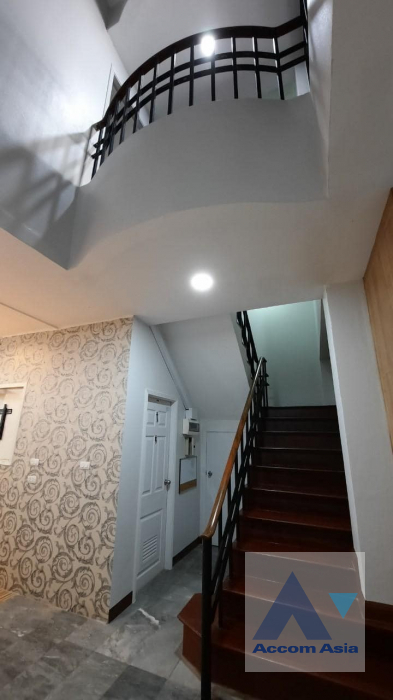 6  5 br House for rent and sale in Pattanakarn ,Bangkok  at Baan Varatorn Ville  AA39955