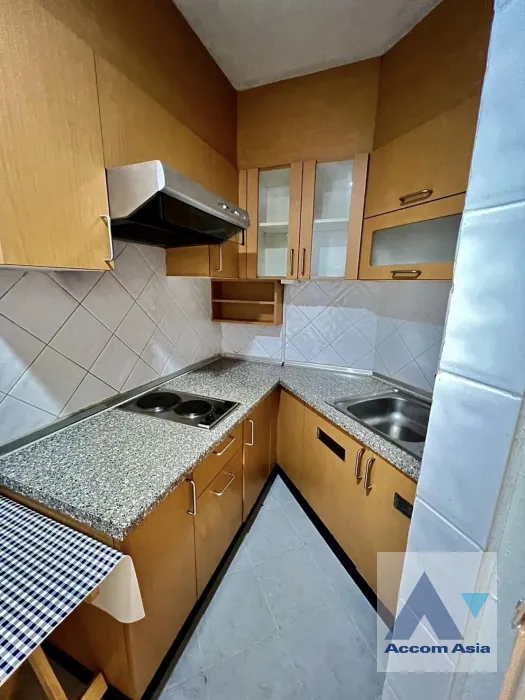 4  2 br Condominium For Rent in Ploenchit ,Bangkok BTS Ploenchit at Witthayu Complex AA39957
