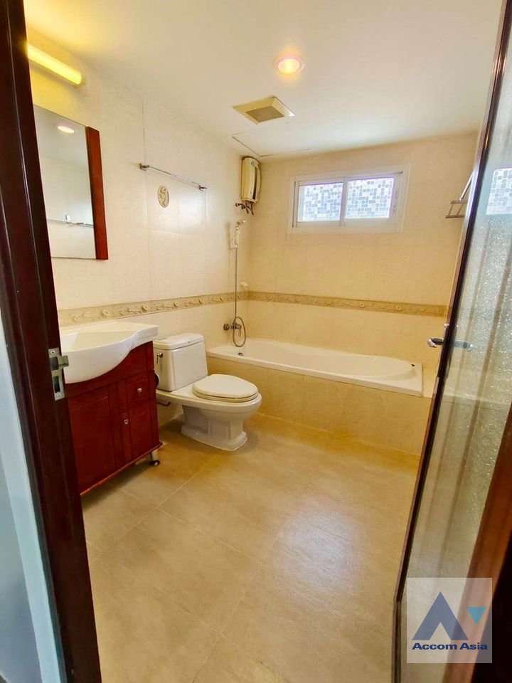 9  4 br Condominium For Sale in Ratchadaphisek ,Bangkok ARL Hua Mak at Le Celeste Condominium  AA39971