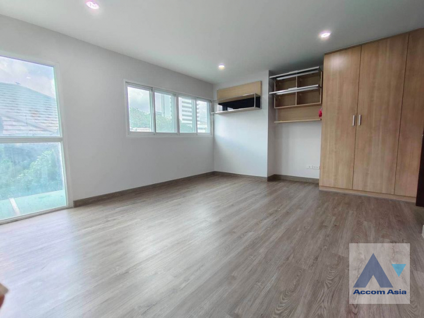 7  4 br Condominium For Sale in Ratchadaphisek ,Bangkok ARL Hua Mak at Le Celeste Condominium  AA39971