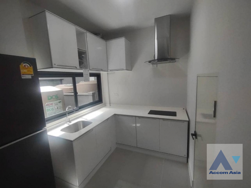 4  4 br Townhouse For Rent in Latkrabang ,Bangkok  at Baan Klang Mueng Ramintra 83 Station AA39972