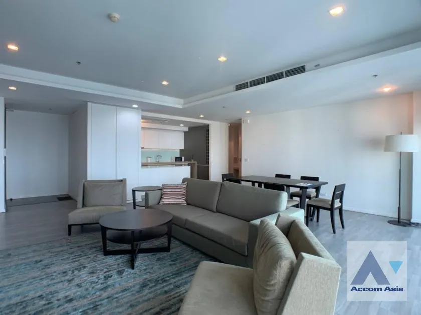 unit 3 Bedrooms  Condominium For Rent in Charoen Nakhon, Bangkok  near BTS Krung Thon Buri (AA39976)