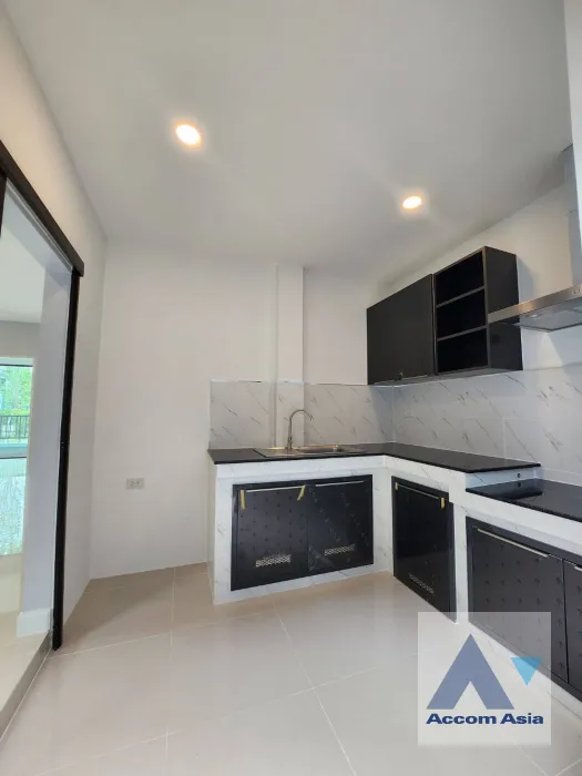 unit 4 Bedrooms  House For Sale in Phaholyothin, Bangkok  (AA39983)
