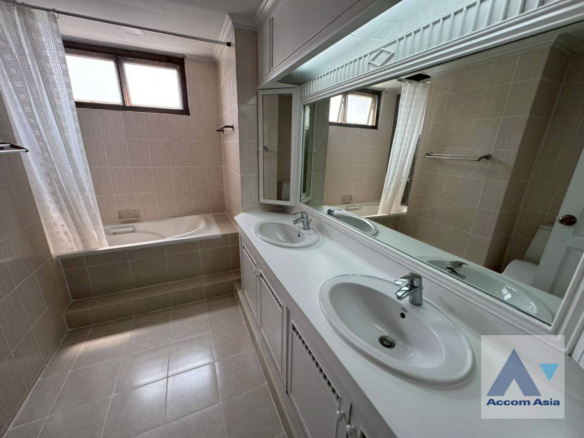 10  4 br Apartment For Rent in Sukhumvit ,Bangkok BTS Phrom Phong at Pet friendly - High rise Apartment in Phrom Phong AA39990