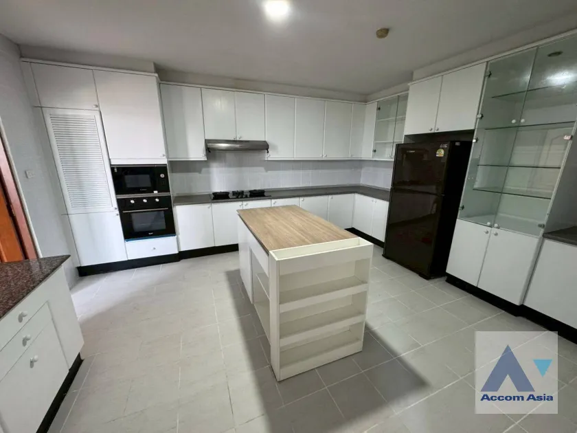 unitPet friendly |  4 Bedrooms  Apartment For Rent in Sukhumvit, Bangkok  near BTS Phrom Phong (AA39990)